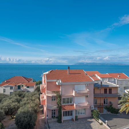 Apartments Zora Tučepi Buitenkant foto