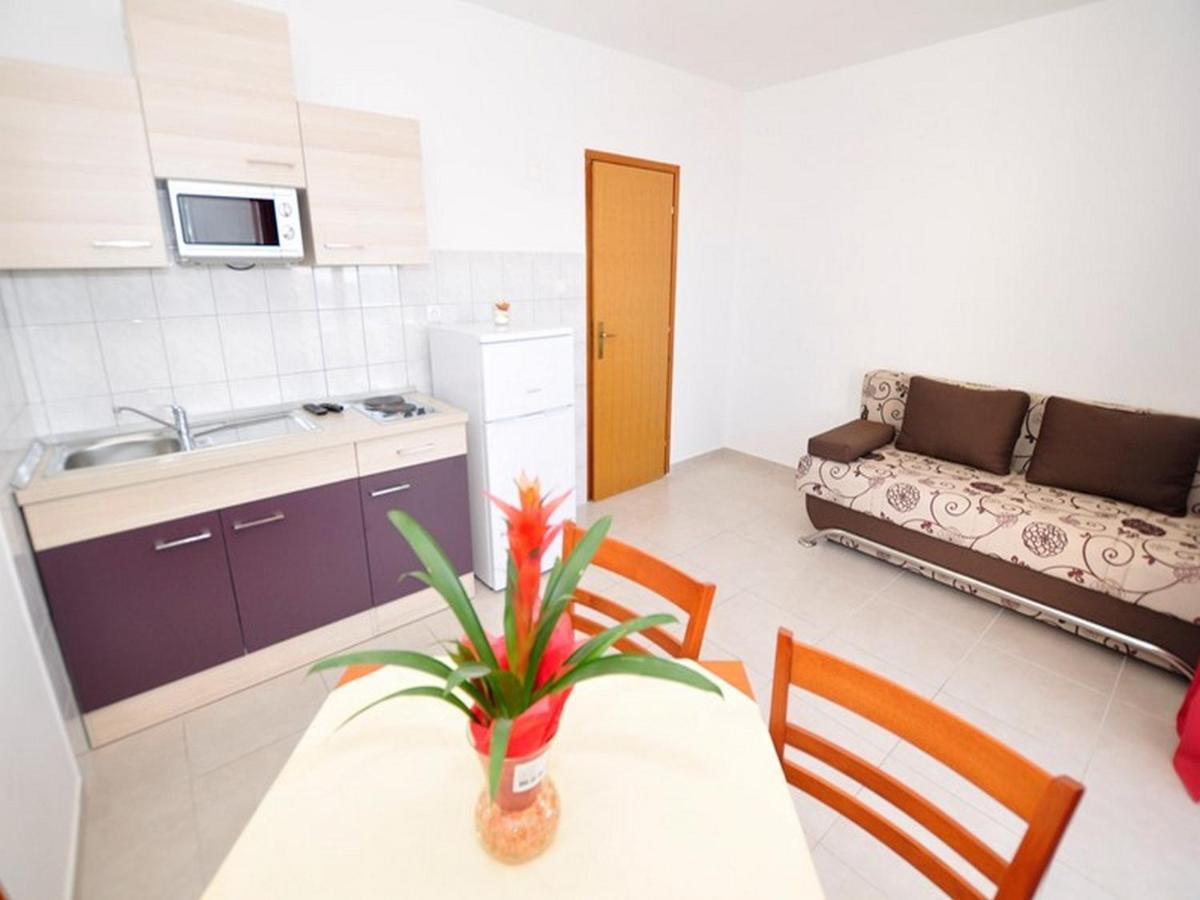 Apartments Zora Tučepi Buitenkant foto