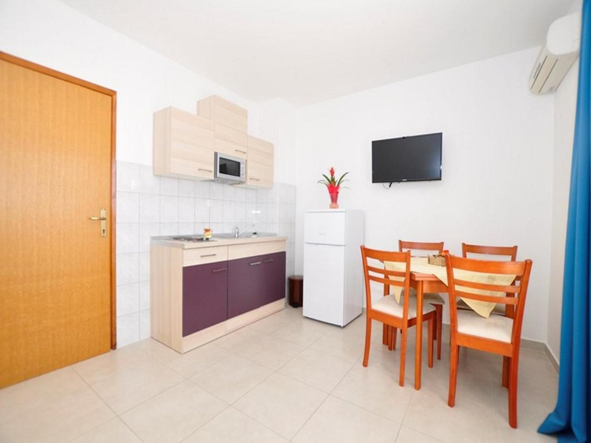Apartments Zora Tučepi Buitenkant foto